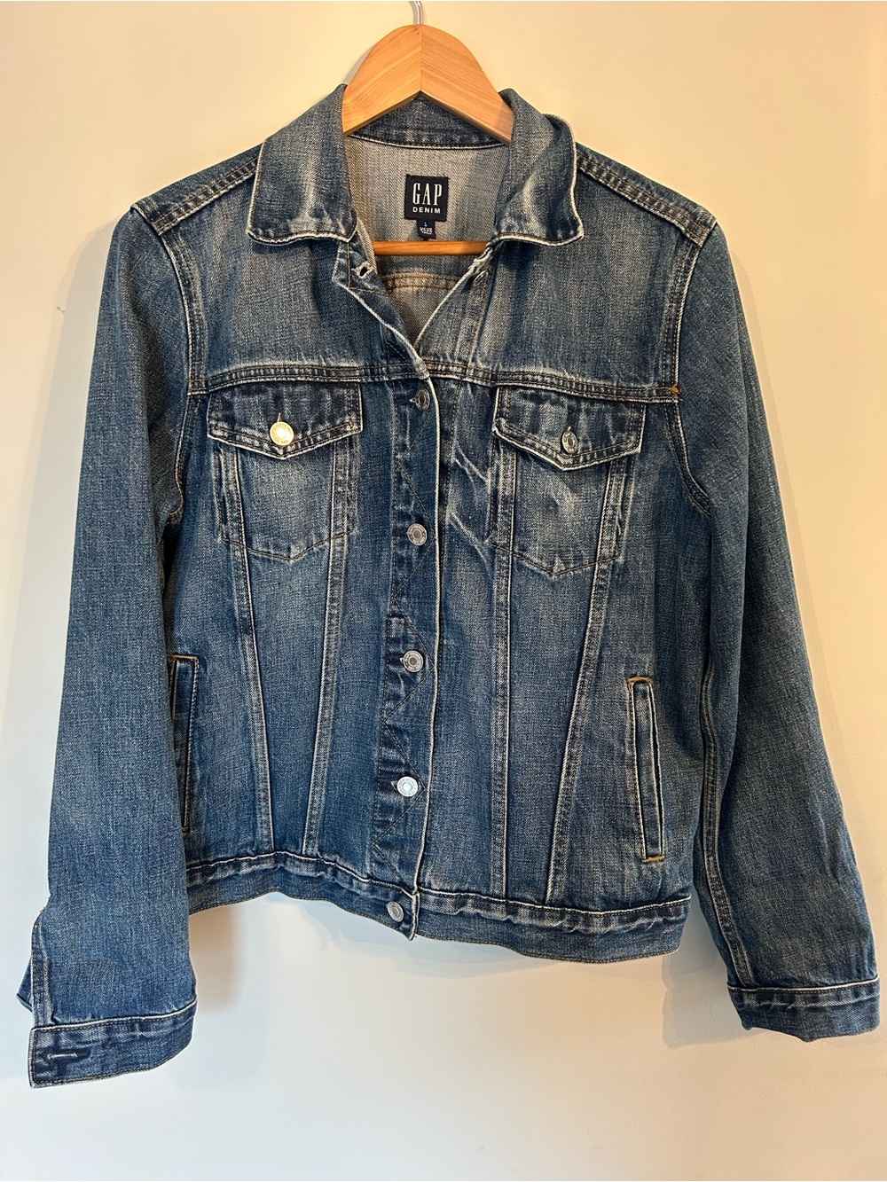 GAP Blue Denim Jacket Medium Wash Women's Classic Trucker Jean Coat L